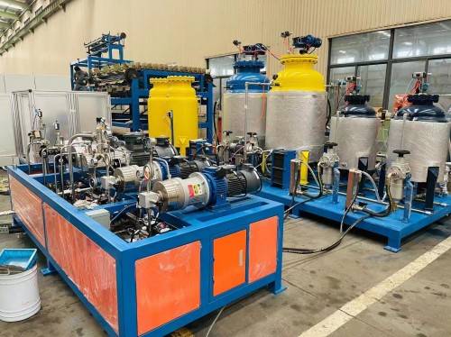 2025年數控與夾心彩鋼板設備選購指南 跨材質適配與售后體系解析，兼論零部件銷售策略