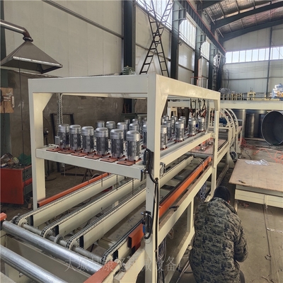 復(fù)合免拆外模板設(shè)備與腳手架協(xié)同施工的工作原理及優(yōu)勢分析